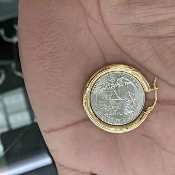 10kt Real Gold Hoop Earring - Picture 8 of 10